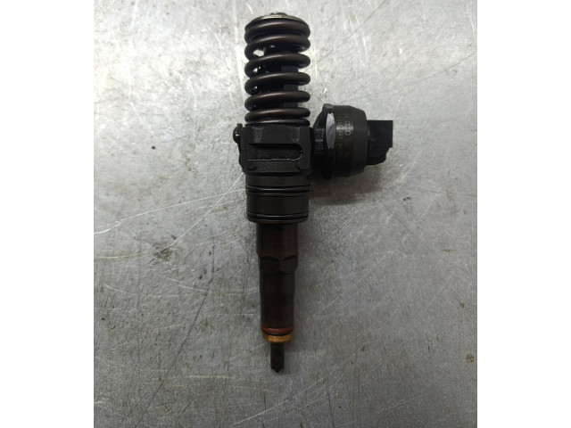 Vstřikovač 038130073BA   Volkswagen Sharan     