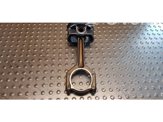  Поршень с шатуном  8606461, 7846593  BMW 4 F32 F33  