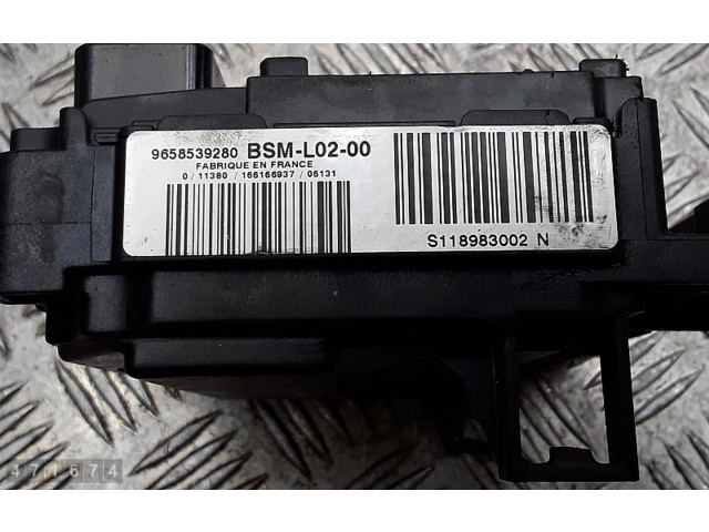 Блок предохранителей 9658539280   Citroen C6    