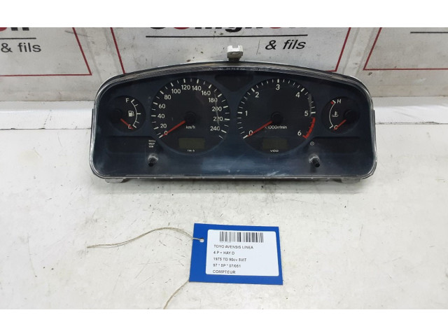 Přístrojová deska  Toyota Avensis T220 1997 88458014, 88458014  