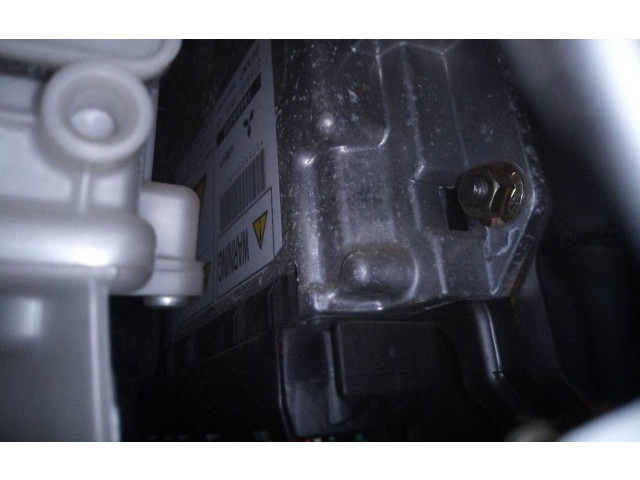 Řídící jednotka 275800685   Mitsubishi Montero 2006