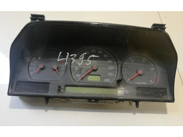 Přístrojová deska  Volvo S70  V70  V70 XC 1997 9168144, 9168138  