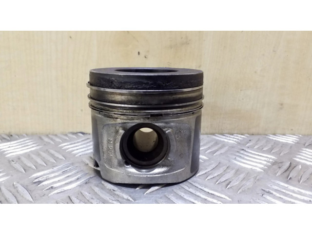 Píst 0840ZU   BMW 5 F10 F11  pro naftový motor 2.0  