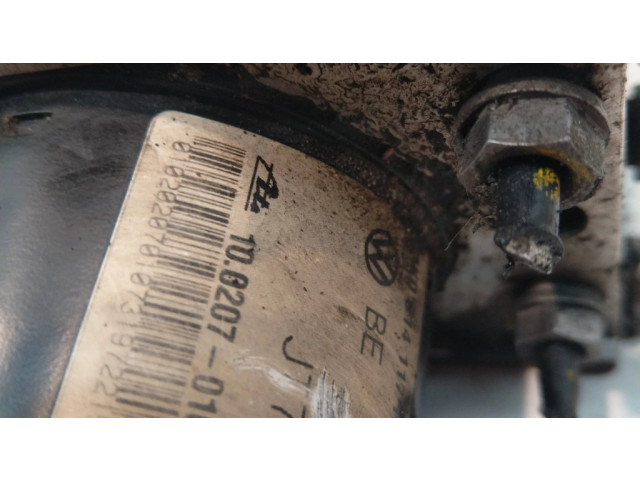 Блок АБС 1K0907379P, 00009496E5   Skoda  Octavia Mk2 (1Z)  2004-2013 года