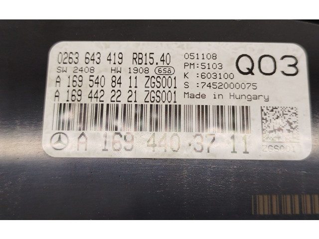 Přístrojová deska  Mercedes-Benz A W169 2009 A1695408411, A1694422221  