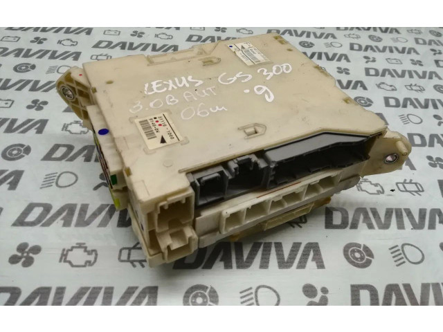 Блок предохранителей  82730-30322, 8273030322   Lexus GS 300 400 430    