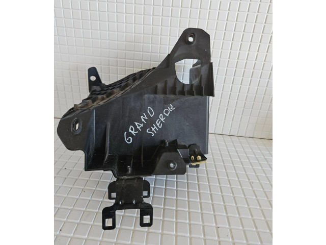 Блок предохранителей  04692263A   Jeep Grand Cherokee    