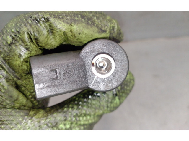 Vstřikovač 7794435, 0445110209BOSCH   BMW 1 E81 E87    204DAD 