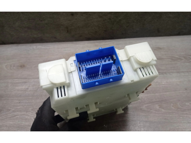   Pojistková skříňka 6G9T14C256GG, 30786820   Volvo S80 2007