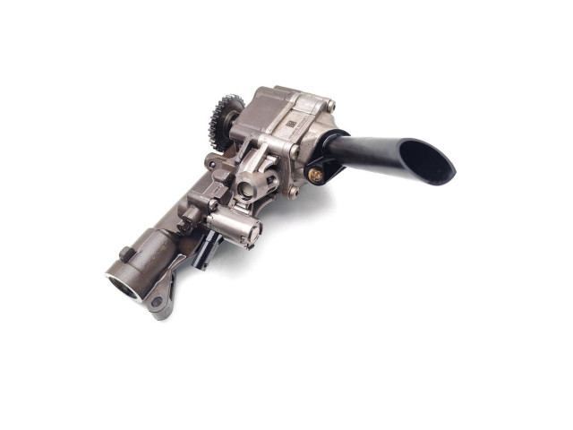 Масляный насос  M270.910 R2701810701  Mercedes-Benz GLA W156 