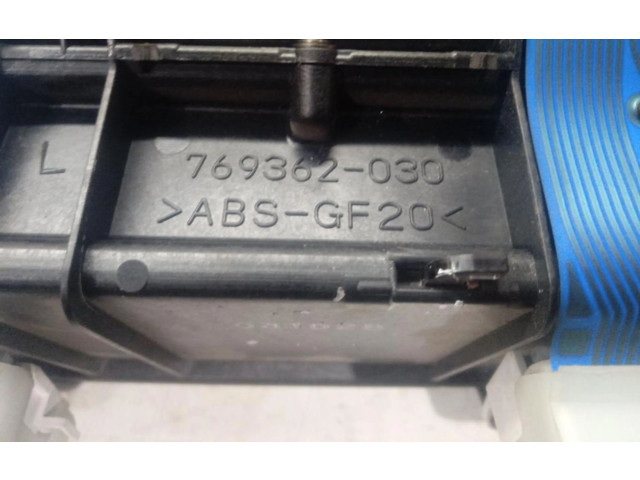 Панель приборов 769362060   Toyota Prius (NHW20)       