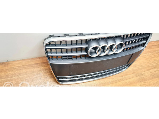 Верхняя решётка Audi Q7 4L 2005-2015 года 4L0853651      