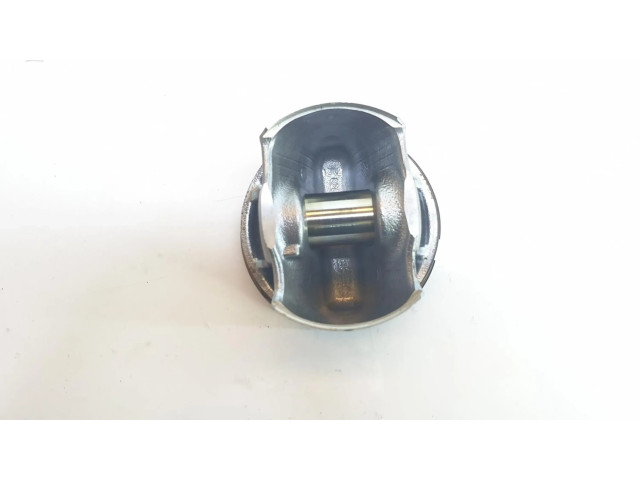  Поршень с шатуном  11258637807, 1212CD  BMW 7 G11 G12 для бензинового двигателя 
