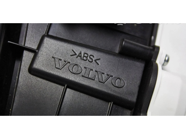 Přístrojová deska  Volvo V40 Cross country 2017 36011404, 599350U  