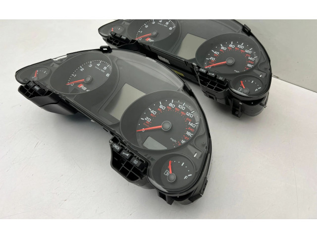 Панель приборов 8H0920982F   Audi RS4 B7       