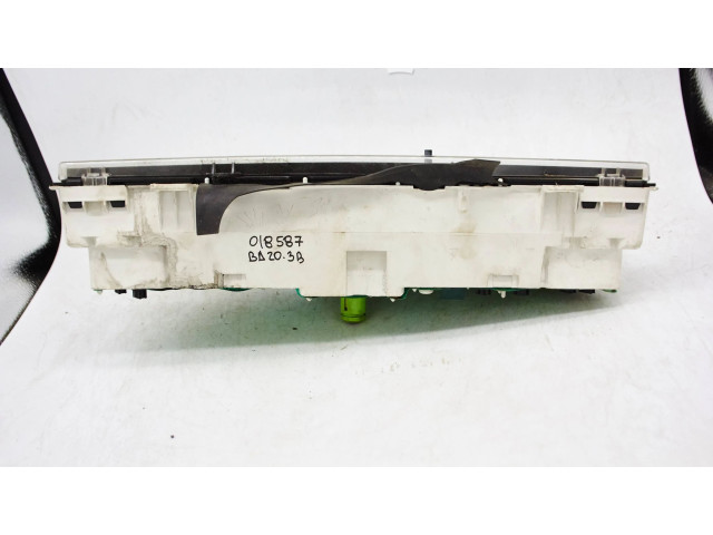 Přístrojová deska  Toyota Celica T180 1992 831002d020  