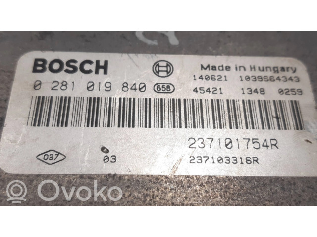 Řídící jednotka 237103316R, 237101754R   Nissan Primastar 2014