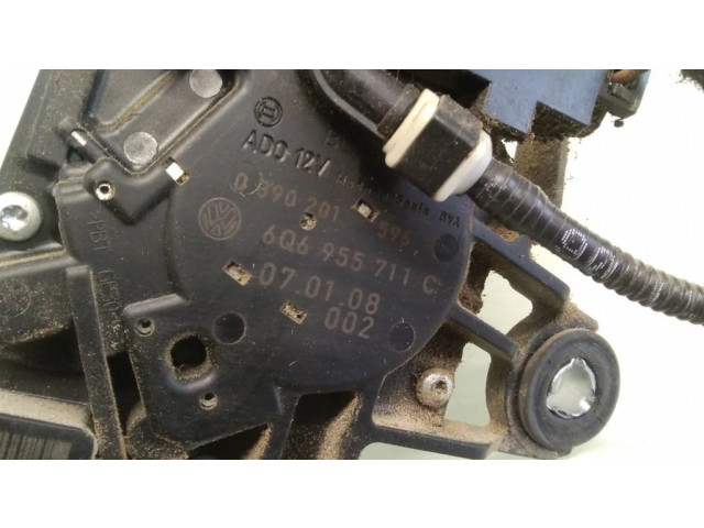 Моторчик заднего дворника 6Q6955711    Volkswagen Polo IV 9N3