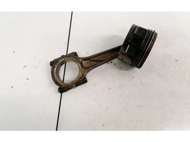 Píst    Peugeot 406     