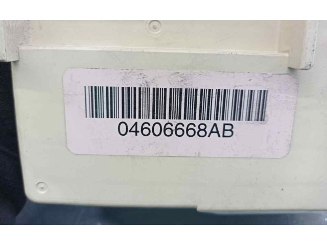 Pojistková skříňka Řídící jednotka BSM 04606668AB   Chrysler Stratus 2000