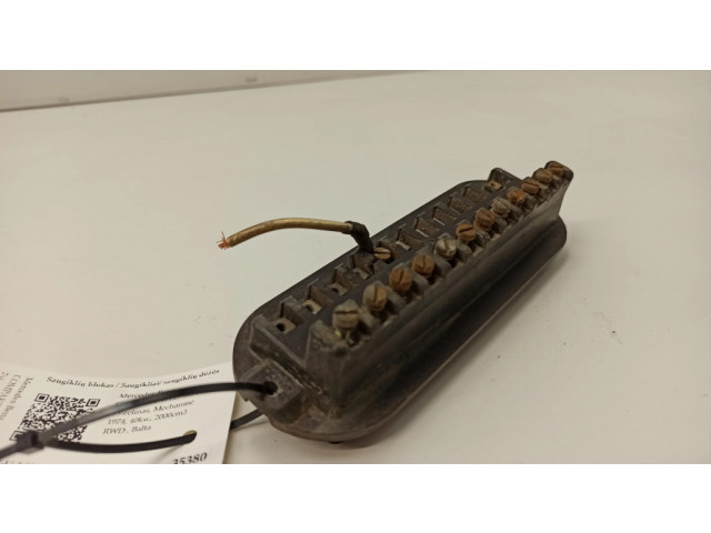Блок предохранителей 0005458701   Mercedes-Benz COMPAKT W115    