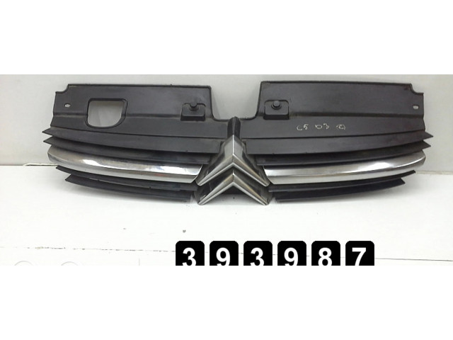 Передняя решётка Citroen C5 2001-2004 года 9636751980      