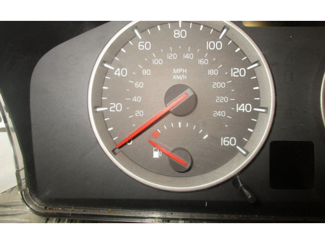Панель приборов 30682570, 30710071   Volvo S40       