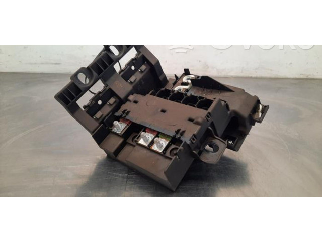 Блок предохранителей  6841701   BMW X4 G02    