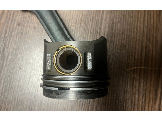  Поршень OM646.982 6460300717, 6460300717  Mercedes-Benz Vito Viano W639  