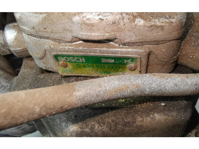Vstřikovací lišta 0438121011, 026133353   Audi 80 90 B3     