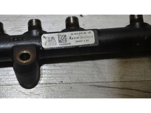Топливная рампа 9685297580   Peugeot Partner  