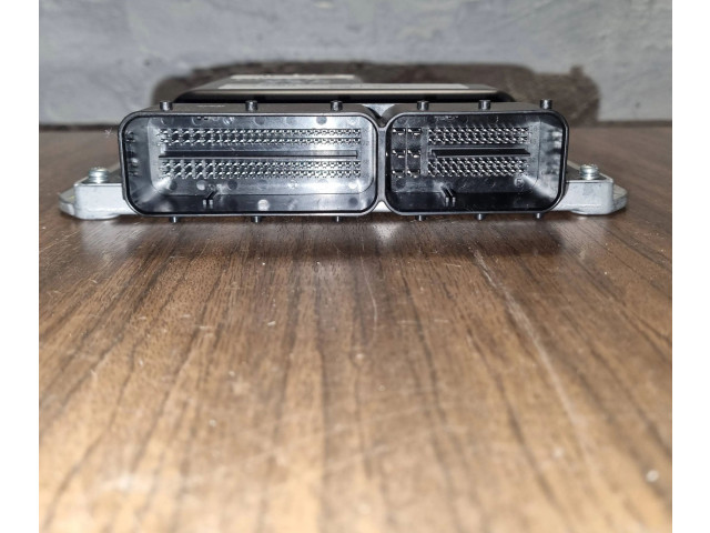 Блок управления двигателем ECU R2BG18881D, 2757000203   Mazda 6