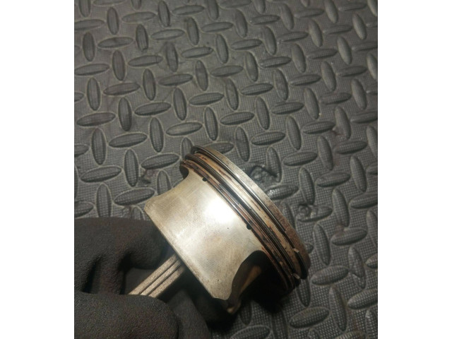 Píst 7838623   BMW M5    S85 B50AA 