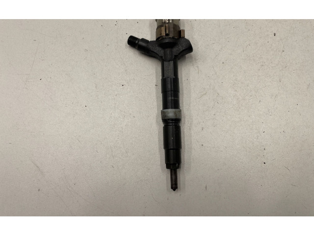 Форсунка 2367030030, 04F06265    Toyota Hilux (AN10, AN20, AN30)   