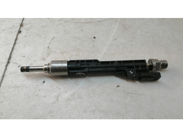Vstřikovač 13647599876, 10213541   BMW M5  pro benzínový motor 4.4  