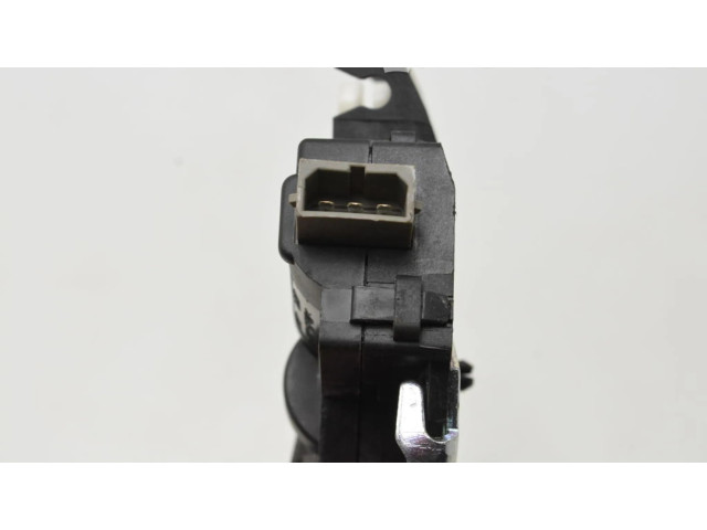Zámek zadních dveří 4F5827505D   Volkswagen PASSAT B7 2012
