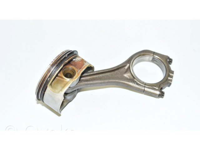 Píst 7544525   BMW 7 E65 E66  pro benzínový motor 4.8  