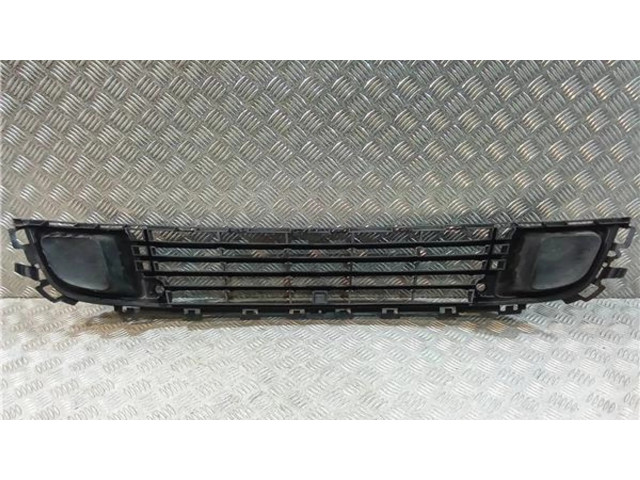 Передняя решётка Citroen C5 2008-2016 года 9681052677, 2001586      