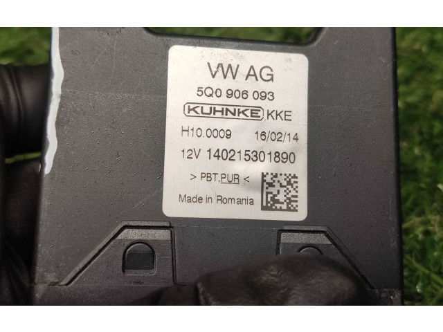 Vstřikovač 5Q0906093   Audi A3 S3 8V     