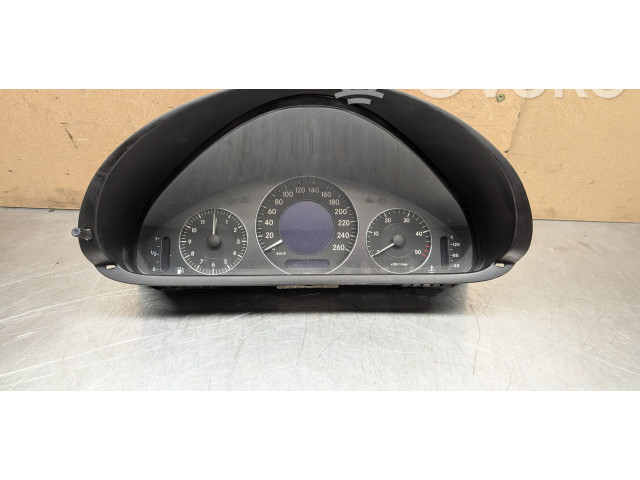 Přístrojová deska  Mercedes-Benz CLK A209 C209 2004 A2095404211, 110080140  