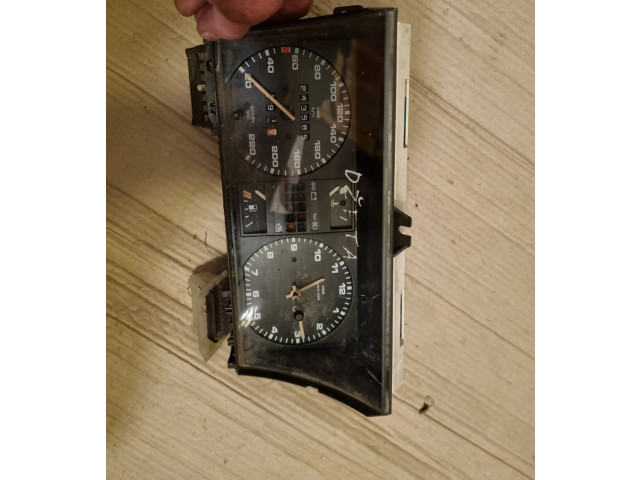 Панель приборов 37228   Volkswagen PASSAT       