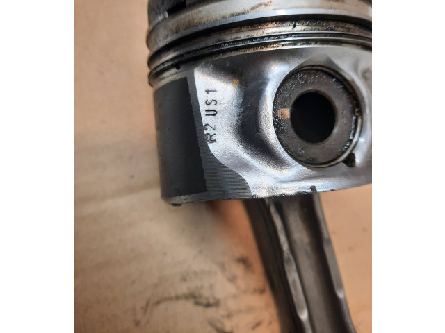  Поршень с шатуном  86L78, R2US1  Toyota RAV 4 (XA30)  