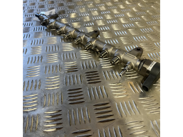 Vstřikovací lišta 8571569   BMW 7 G11 G12  pro naftový motor 3.0  