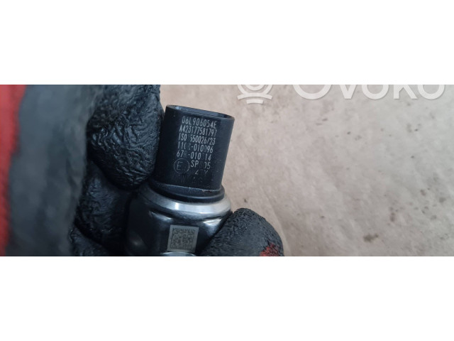 Vstřikovací lišta 06L906054E   Audi Q5 SQ5    CWG CWGD 