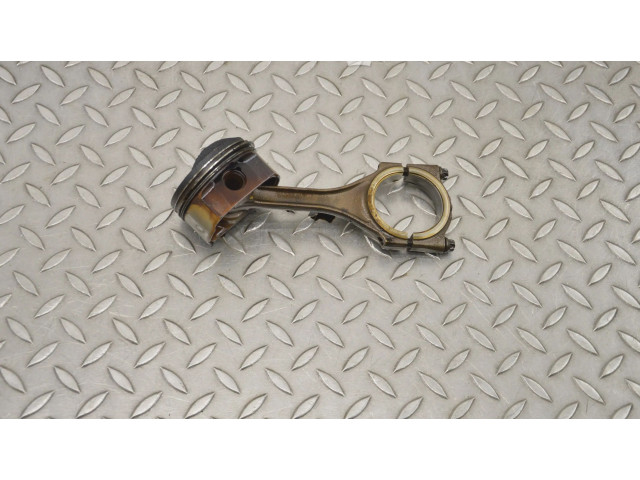 Píst 06EA   Audi A6 S6 C6 4F    AUK 