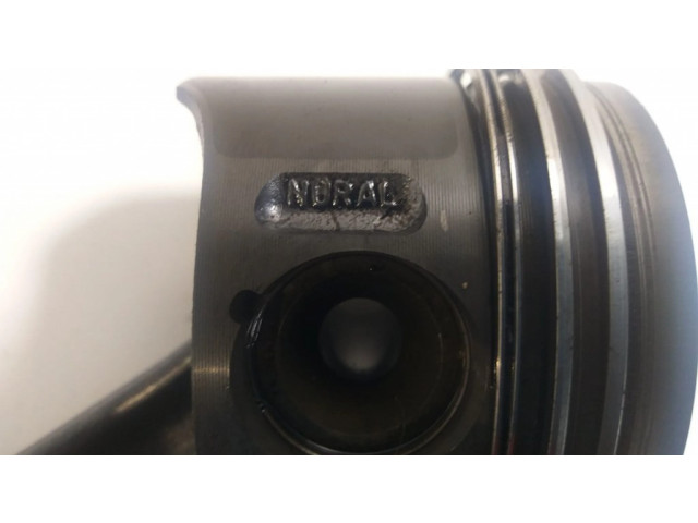  Поршень с шатуном om646.963 , 646.963 A6460300020, A6460300220  Mercedes-Benz C W203 для дизельного двигателя 2.1