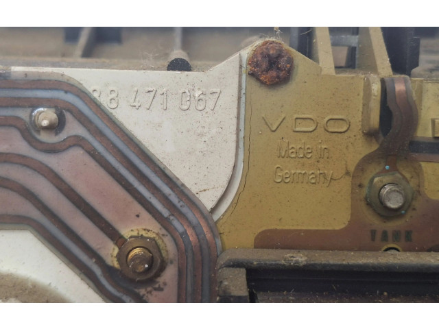 Přístrojová deska  Audi 80 90 B3 1990 81117185, 0L809  