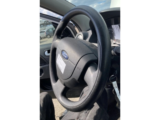 Руль Ford Fiesta  2006 - 2008 года 1358833      