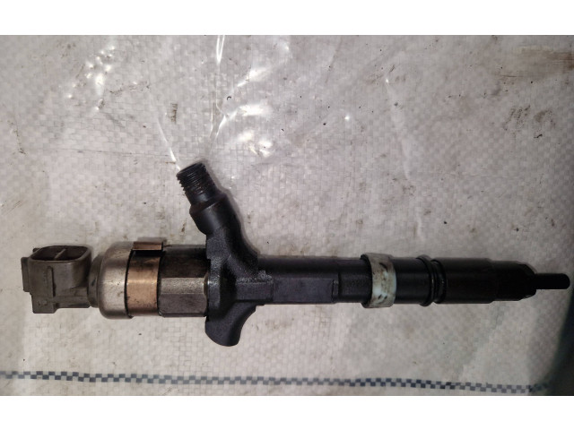 Форсунка 2367027030    Toyota RAV 4 (XA20)  1AZFE 