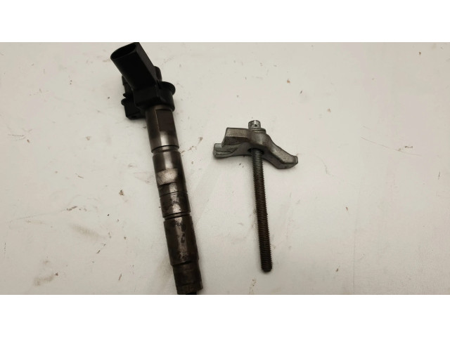 Vstřikovač 7797877   BMW 1 E82 E88  pro naftový motor 2.0 N47d20 